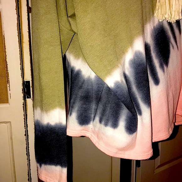 ☃️BOGO50%☃️ 🆕💚PEACH LOVE CA: California Blissful Thoughts Top Sweater SMALL - Picture 4 of 8